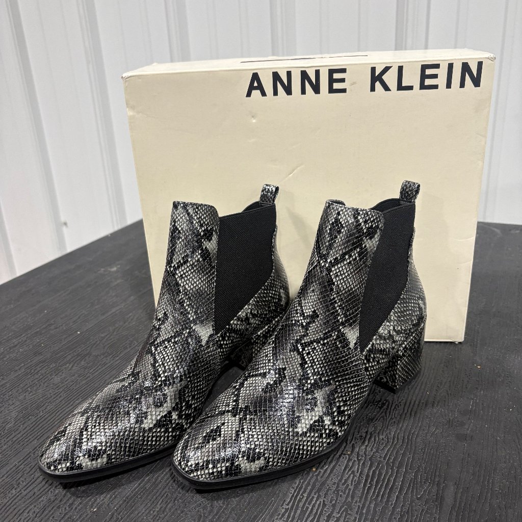 Anne Klein Leopard Print Booties Brand New